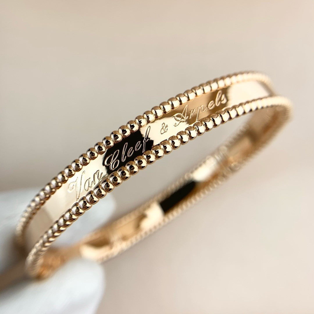 [Lora]CLOVER PERLEE BRACELET SIGNATURE ENGRAVING SERIES