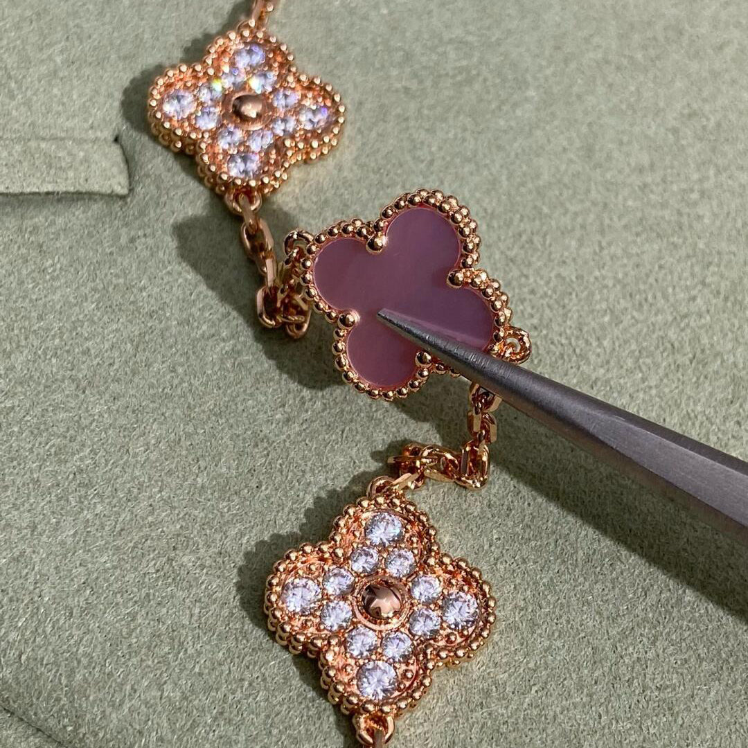 [LORA]CLOVER 10 MOTIFS DIAMOND PINK MOP NECKLACE