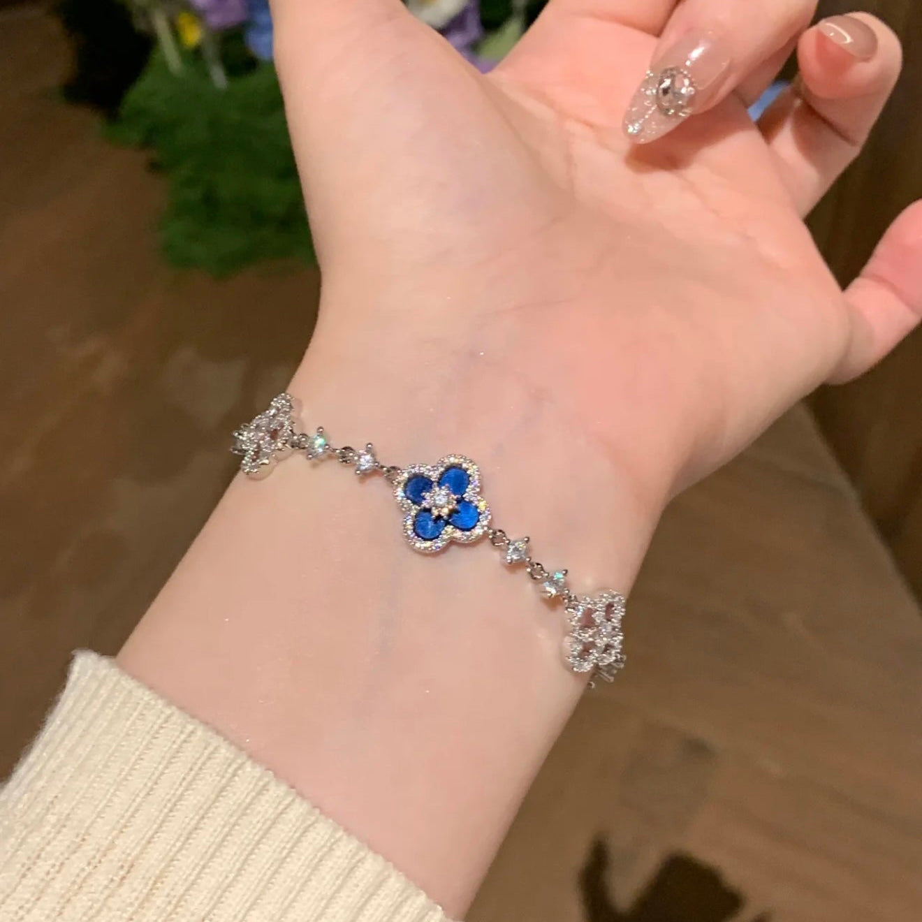 [Lora]CLOVER 5 MOTIF PINK BLUE RED WHITE BRACELET