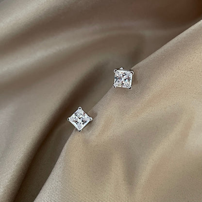 [LORA]Delicate Square Shape Earrings