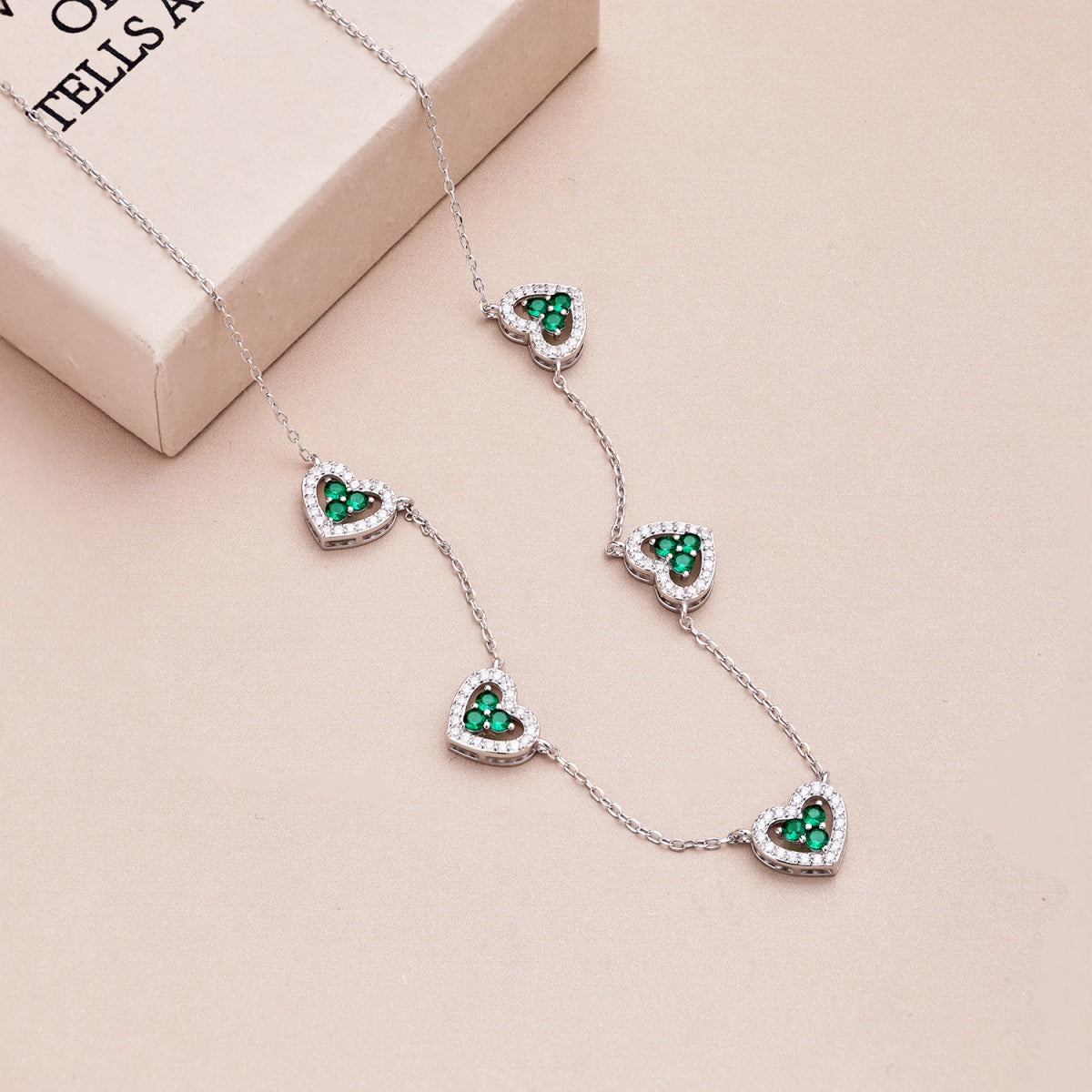 [LORA]Sparkling Five Heart Necklace