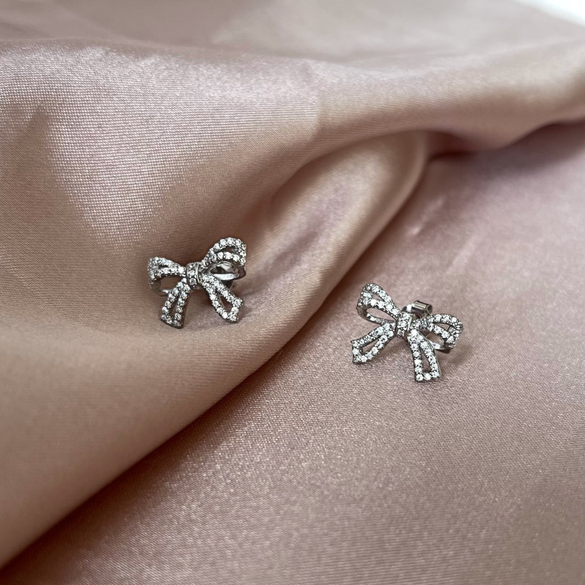 [LORA]Dainty Bow Shape Earrings
