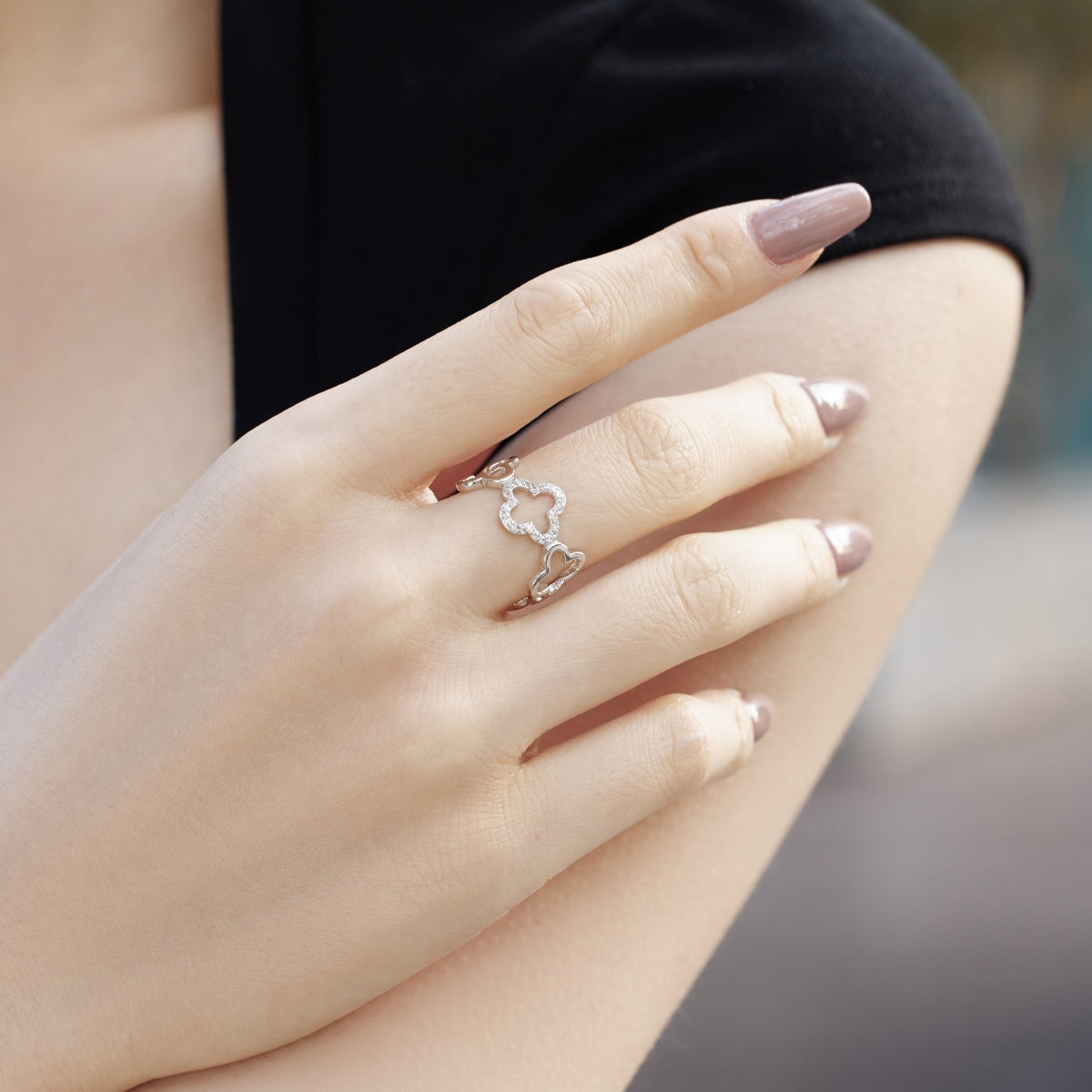 [LORA]Hollow Design Four-Leaf Clover Flower Shape Ring