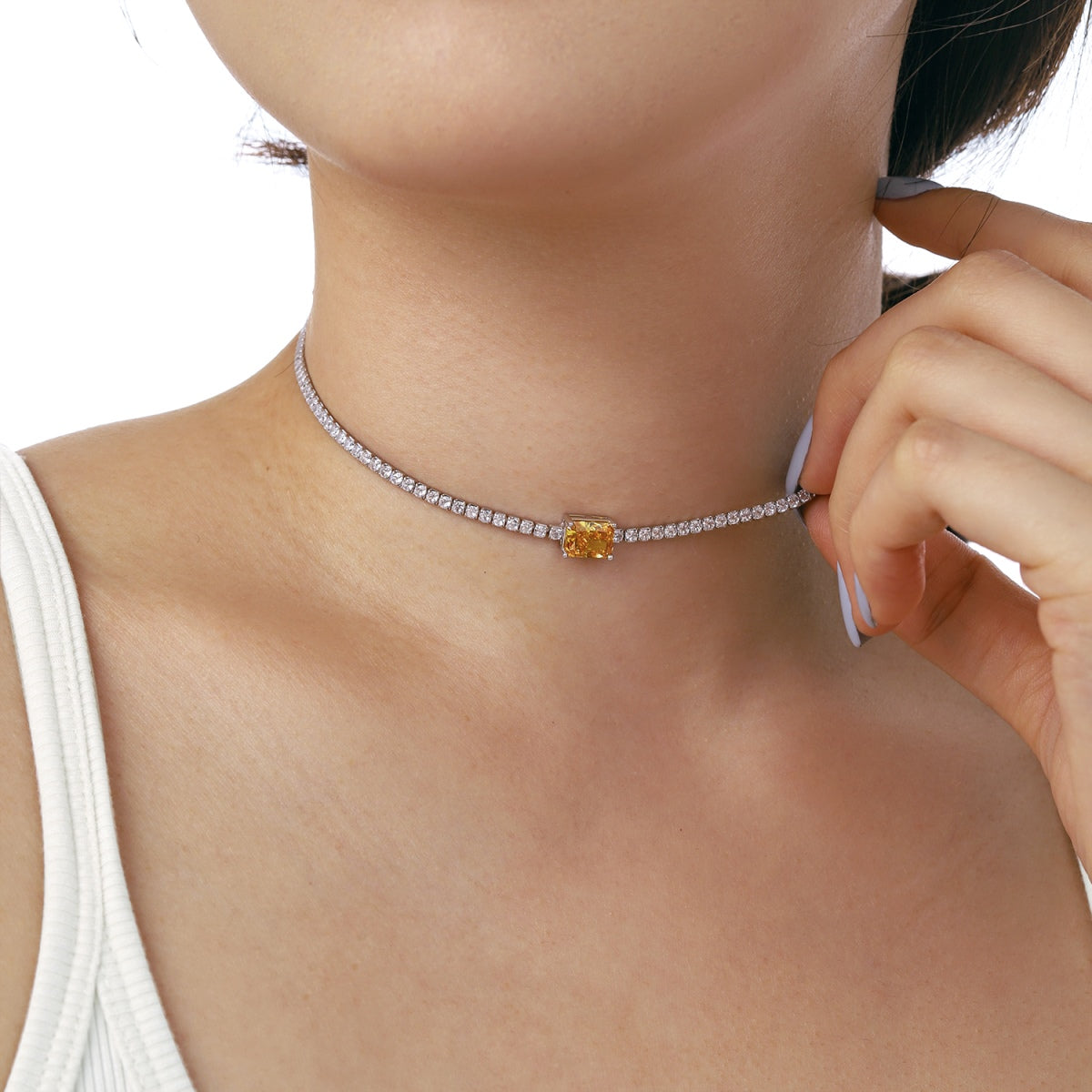 [LORA]2.0 carat Ornate Emerald Cut Necklace
