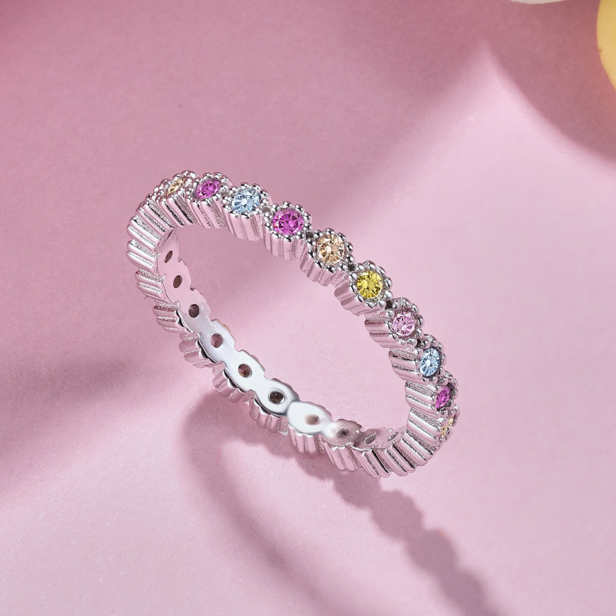 [LORA]Unique Scintillating Round Cut Daily Ring