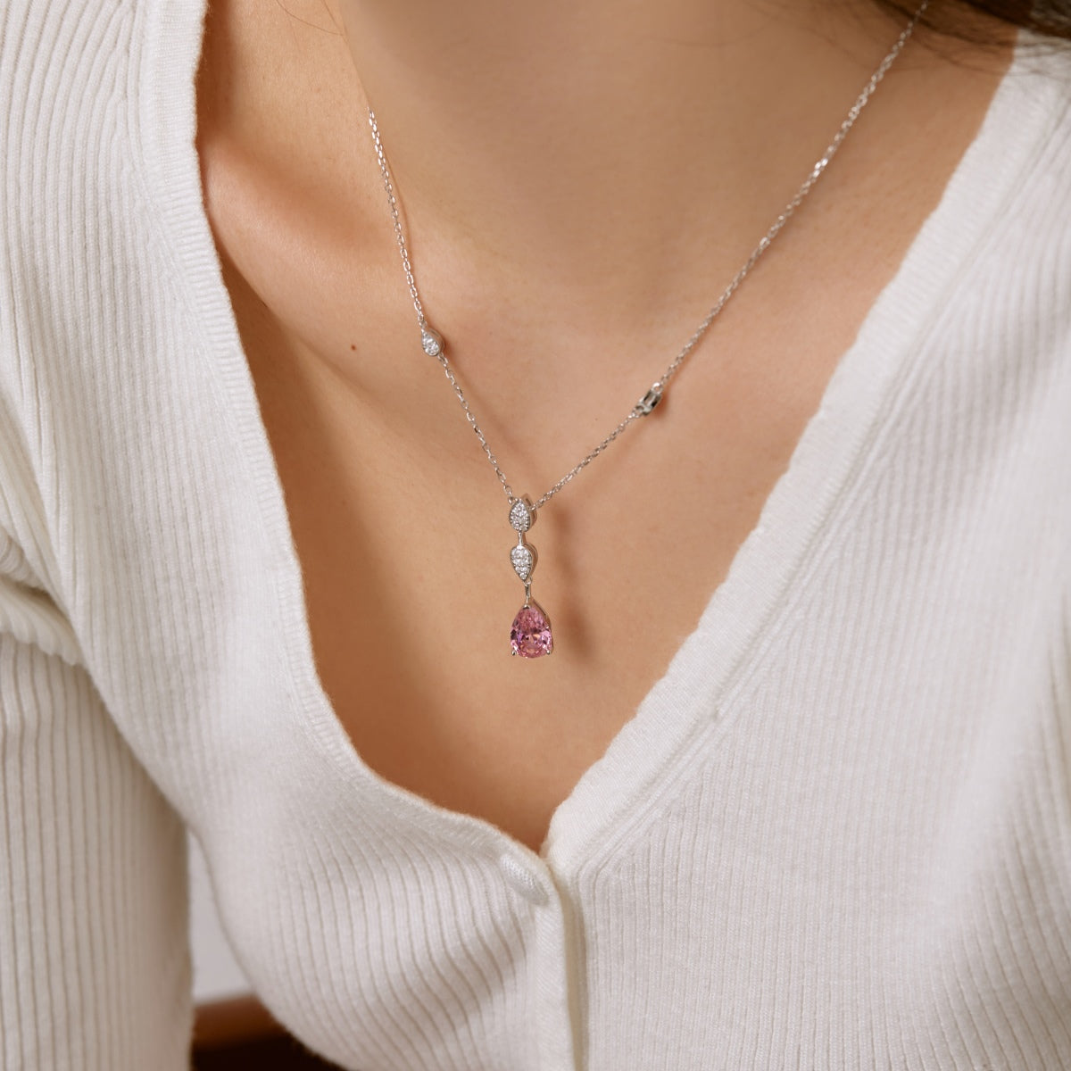 [LORA]Dazzling Pear Cut Necklace
