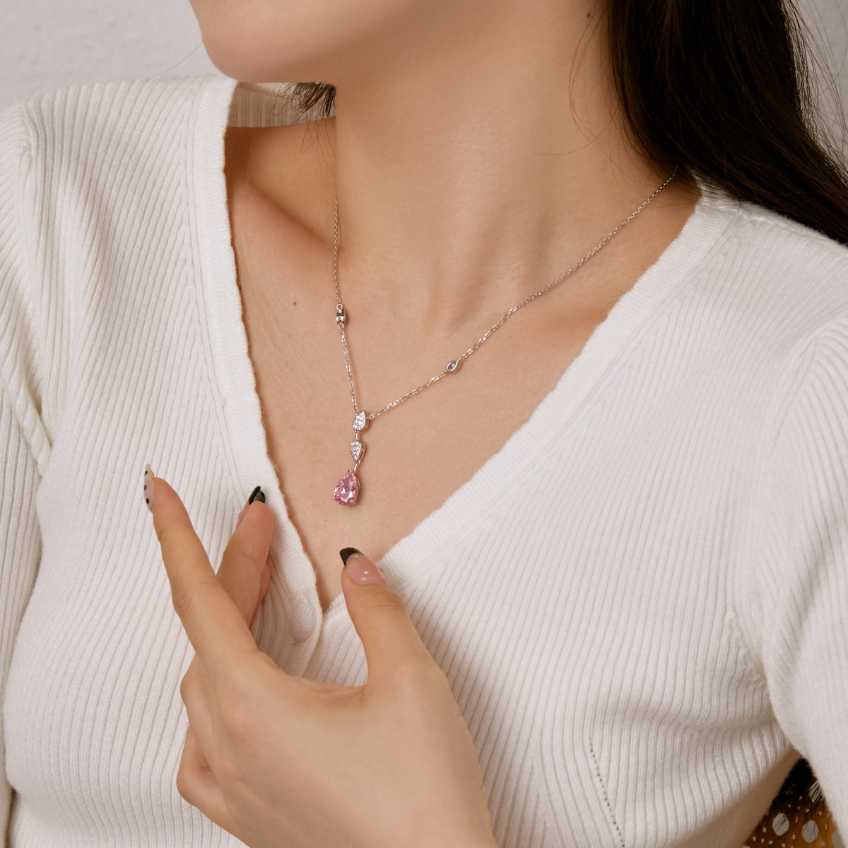 [LORA]Dazzling Pear Cut Necklace