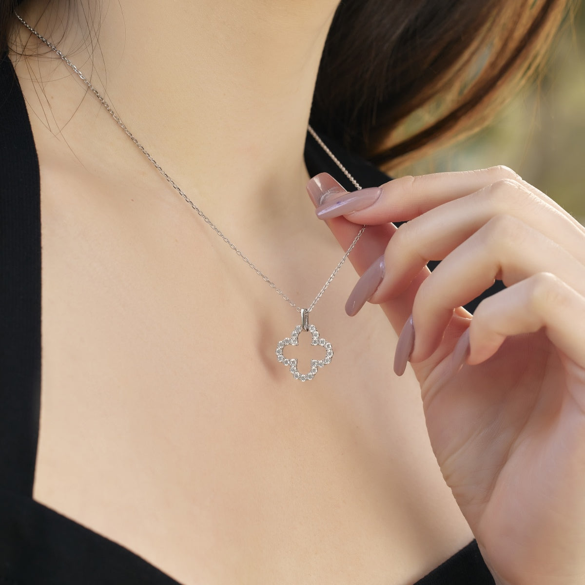 [LORA]Four-Leaf Clover Hollow Design Exquisite Necklace