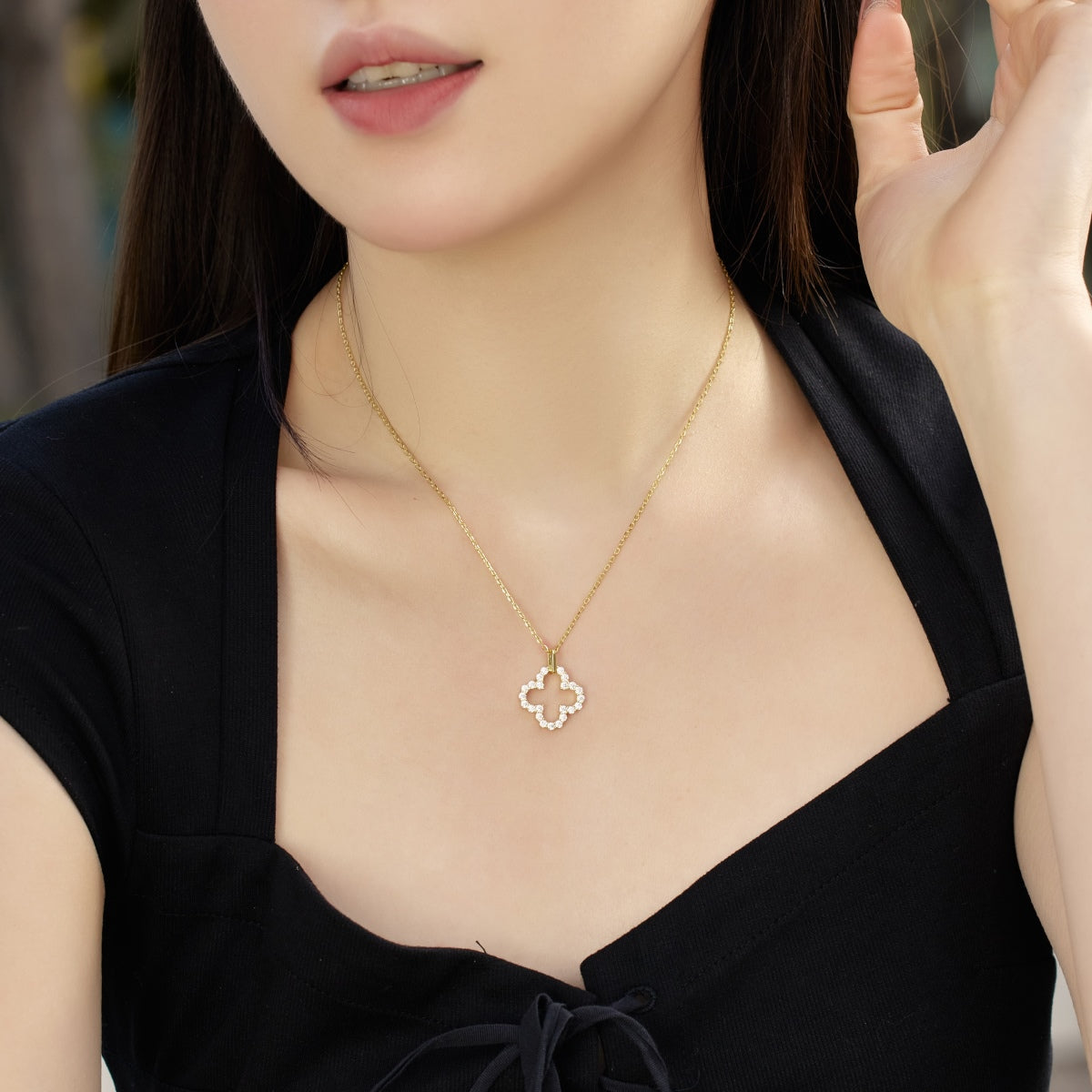 [LORA]Four-Leaf Clover Hollow Design Exquisite Necklace