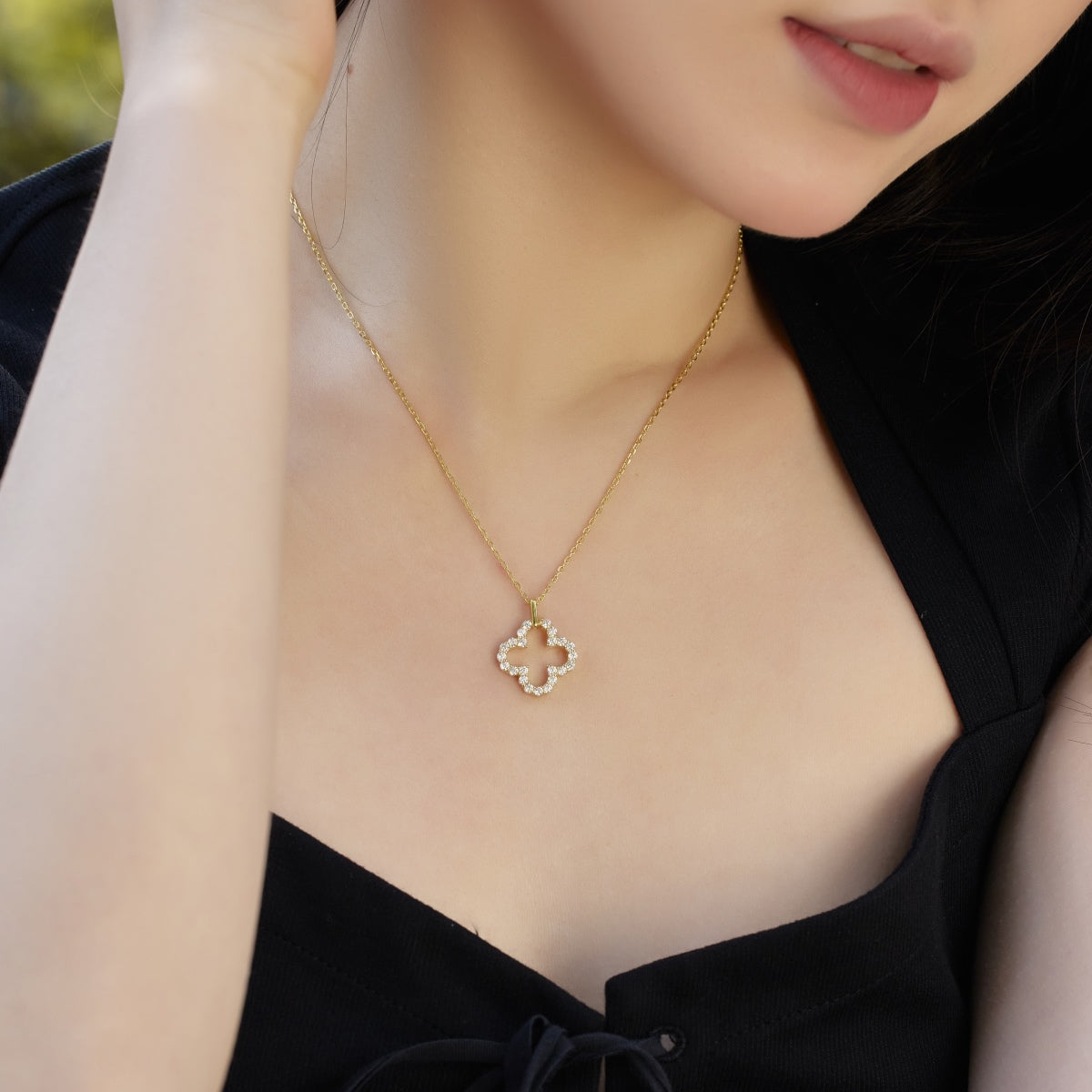 [LORA]Four-Leaf Clover Hollow Design Exquisite Necklace