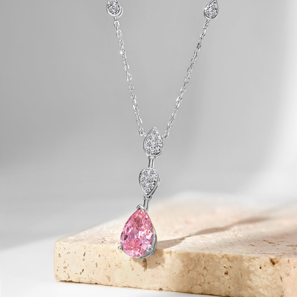 [LORA]Dazzling Pear Cut Necklace