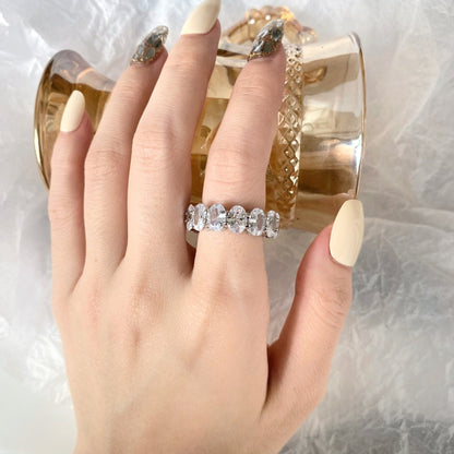 [LORA]Dainty Elongated Cushion Cut Tennis Ring