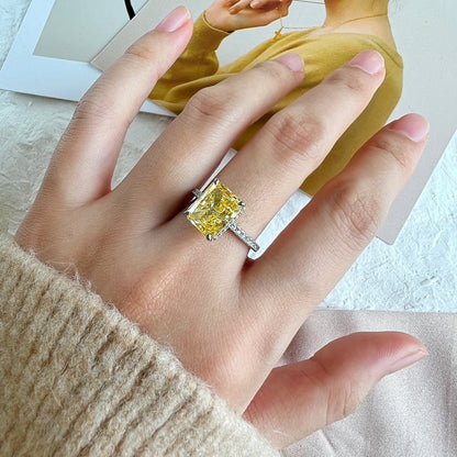 [LORA]4.0 Carat Luxurious Engagement Ring