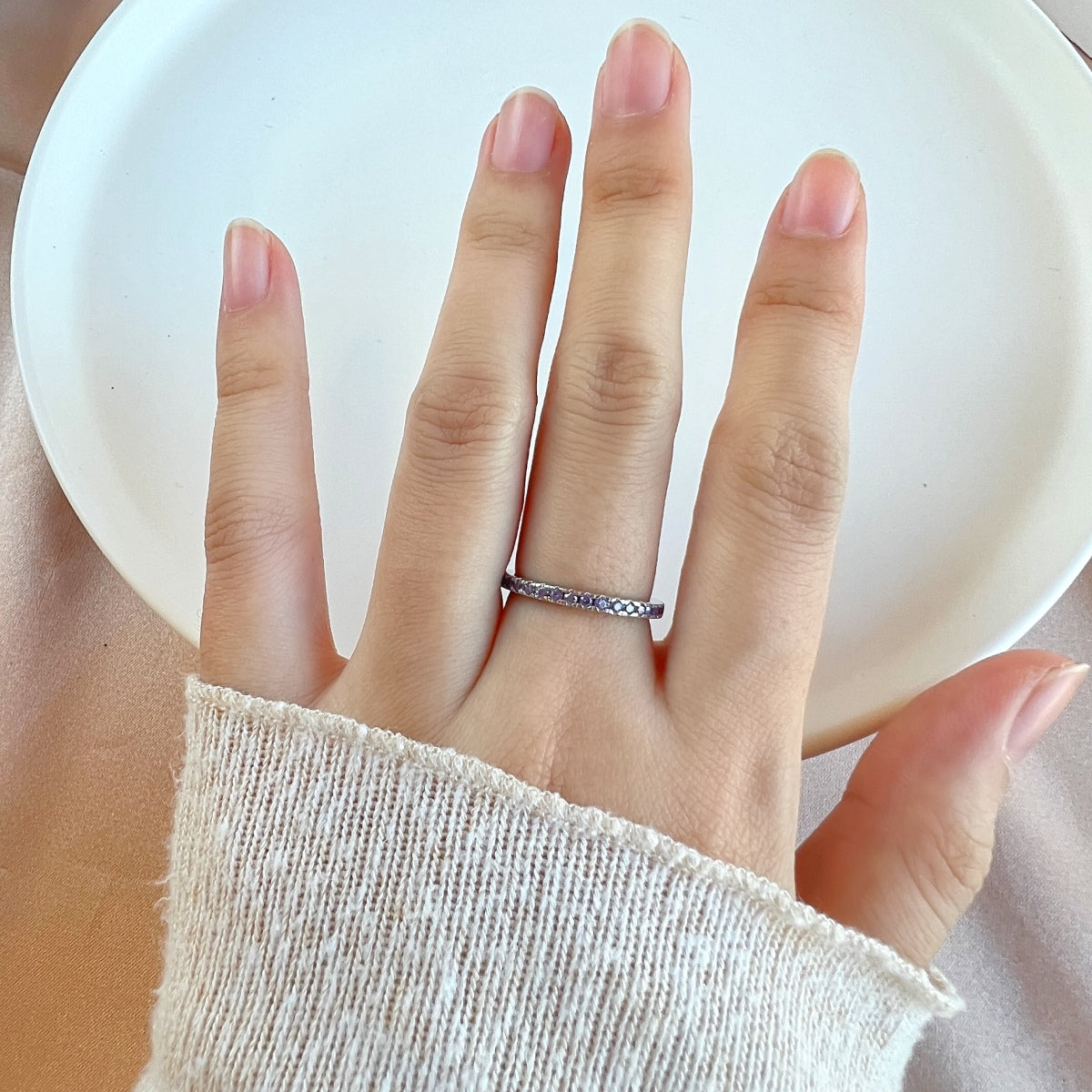 [LORA]Delicate Sparkling Round Cut Daily Ring