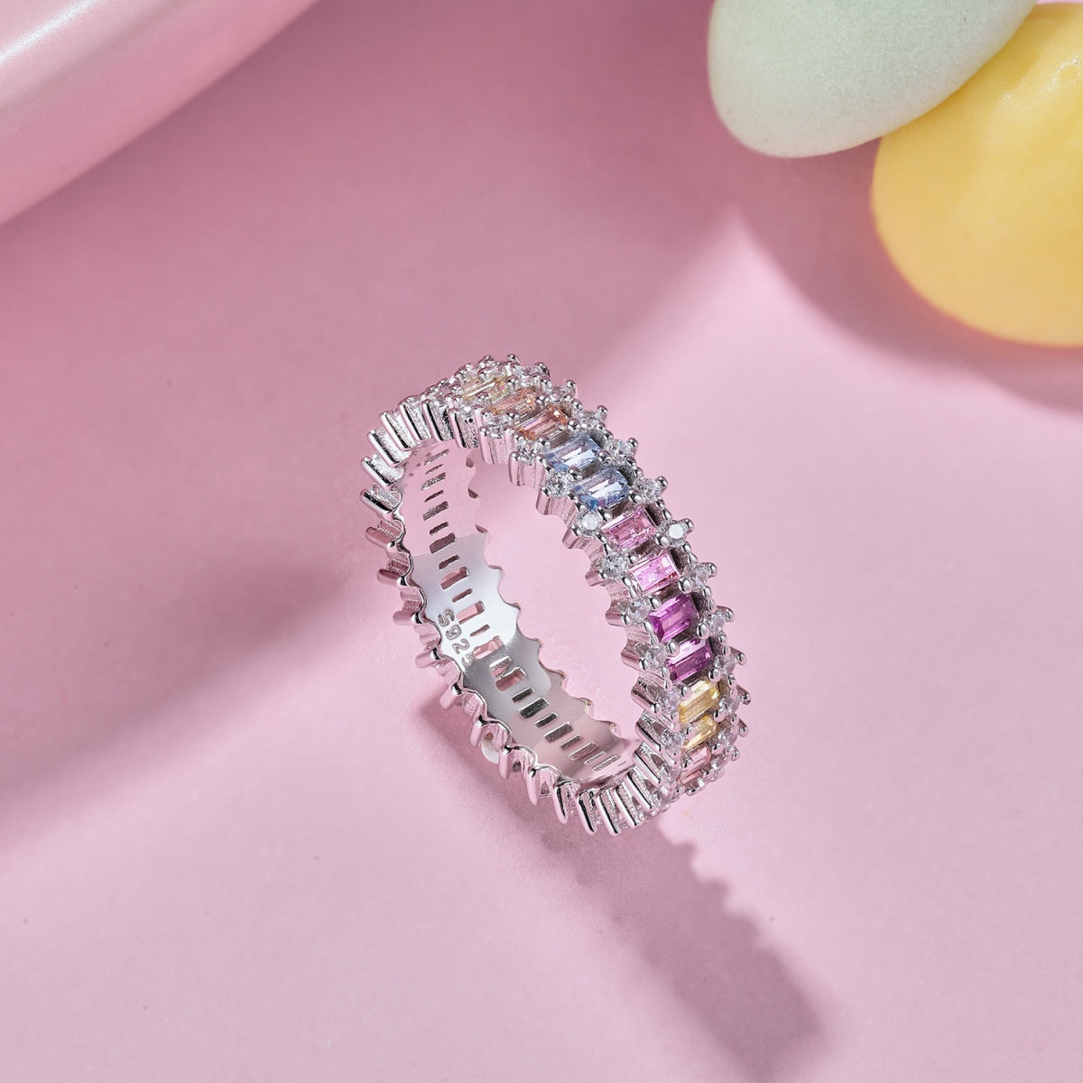 [LORA]Splashy Ornate Emerald Cut Cocktail Ring