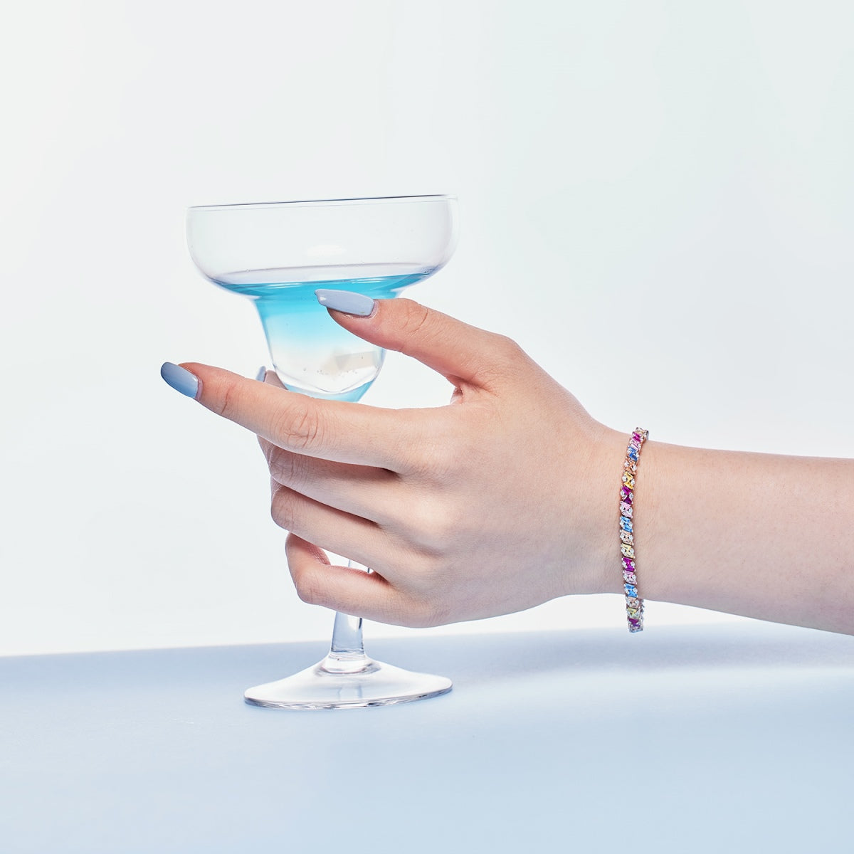 [LORA]Ornate Sparkling Multi Cut Party Bracelet