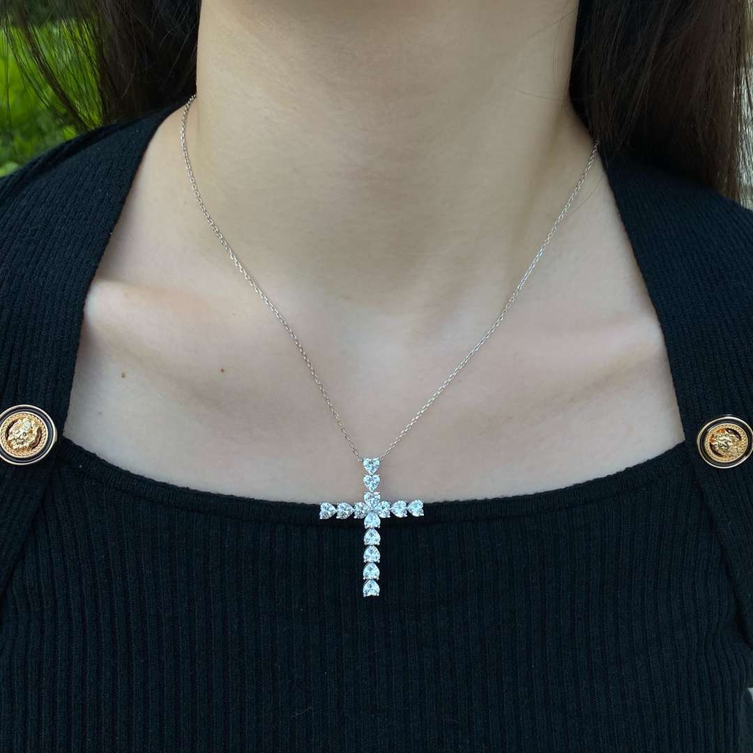 [LORA]Radiant Cross Shape Necklace