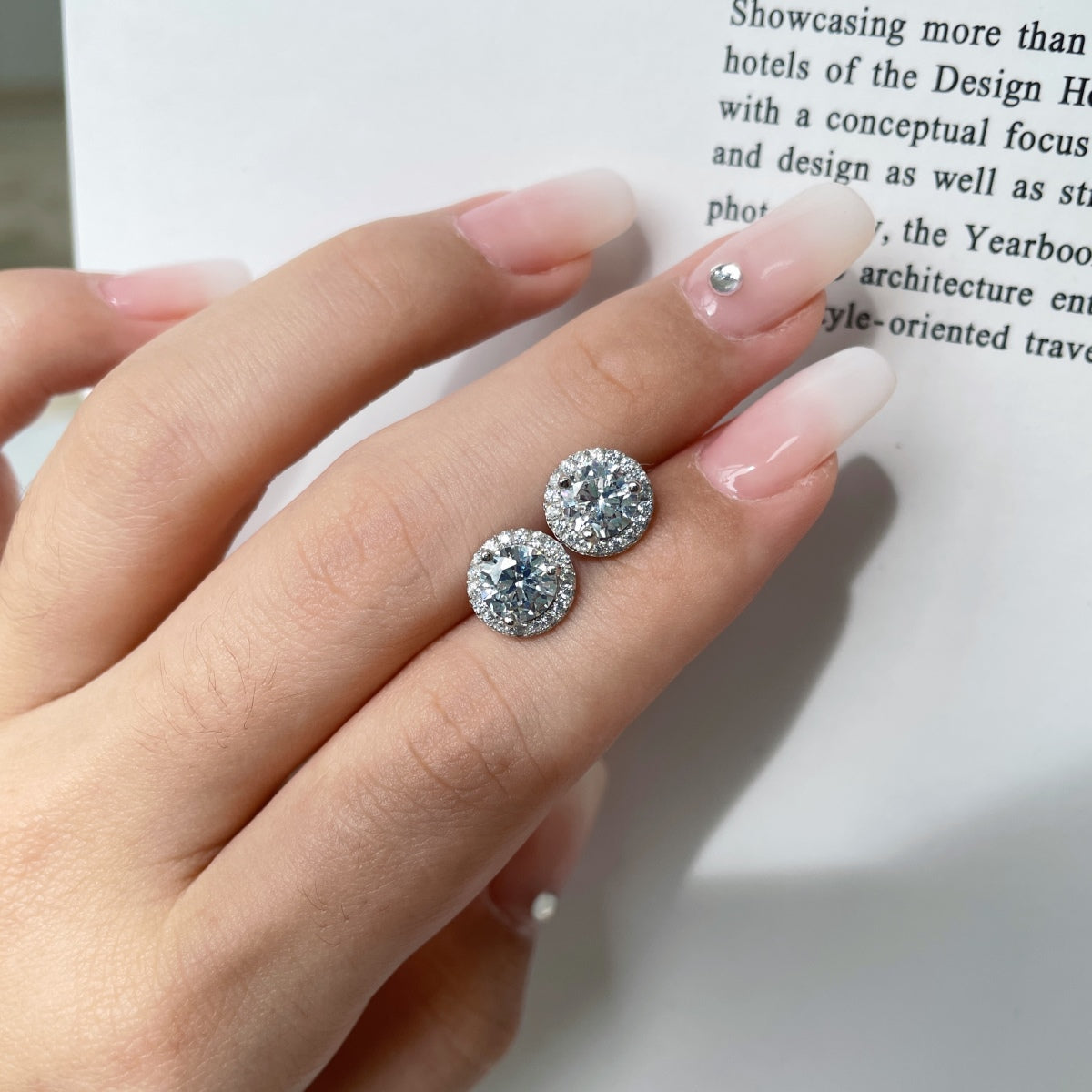 [LORA]Classic Princess Round Shape Earrings