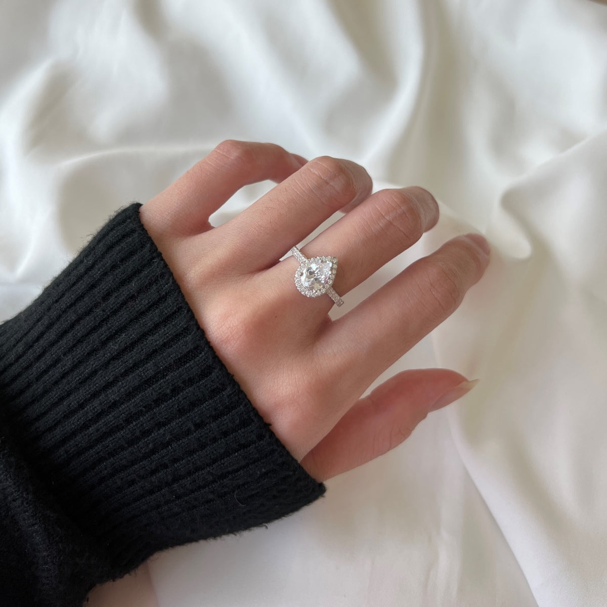[LORA]1.0 Carat Luxurious Resplendent Water Drop Shape Wedding Ring