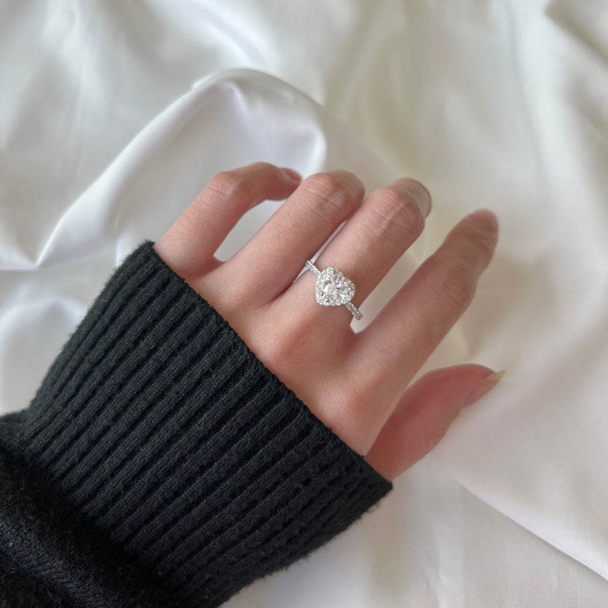 [LORA]Eternity Splashy Romantic Heart Shape Lover Ring