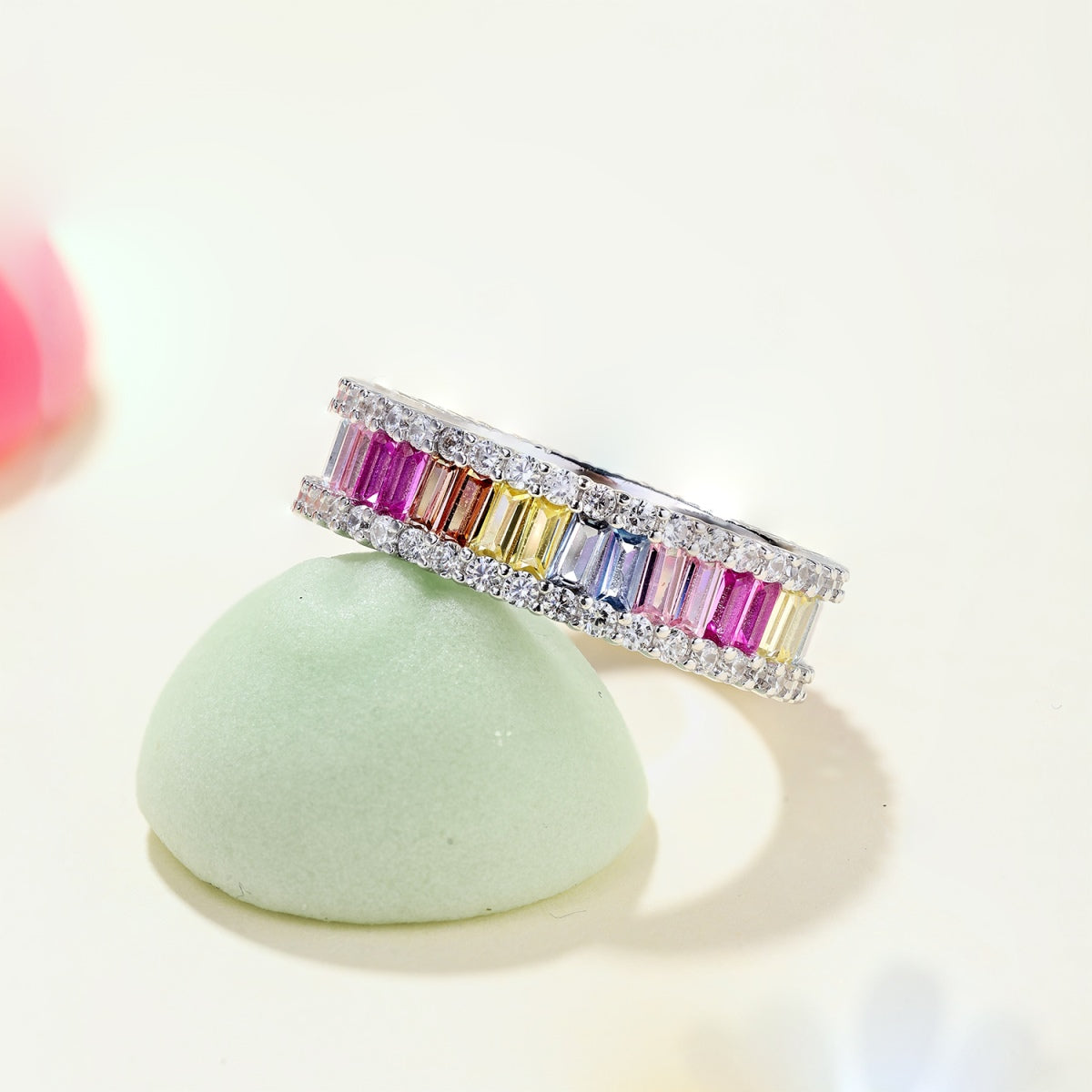 [LORA]Dainty Kaleidoscopic Emerald Cut Daily Ring