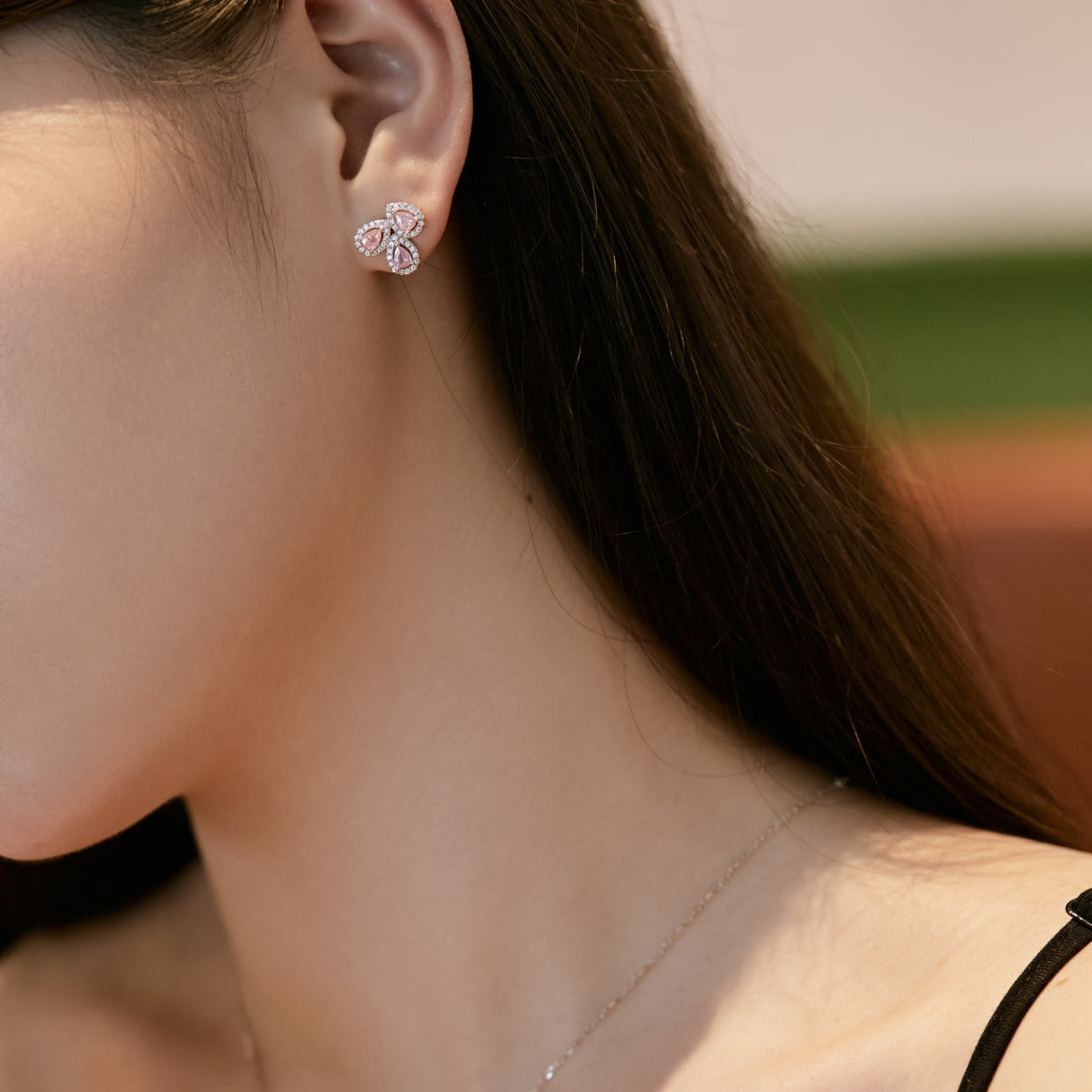 [LORA]Ornate Flower Shape Pear Cut Lover Earrings