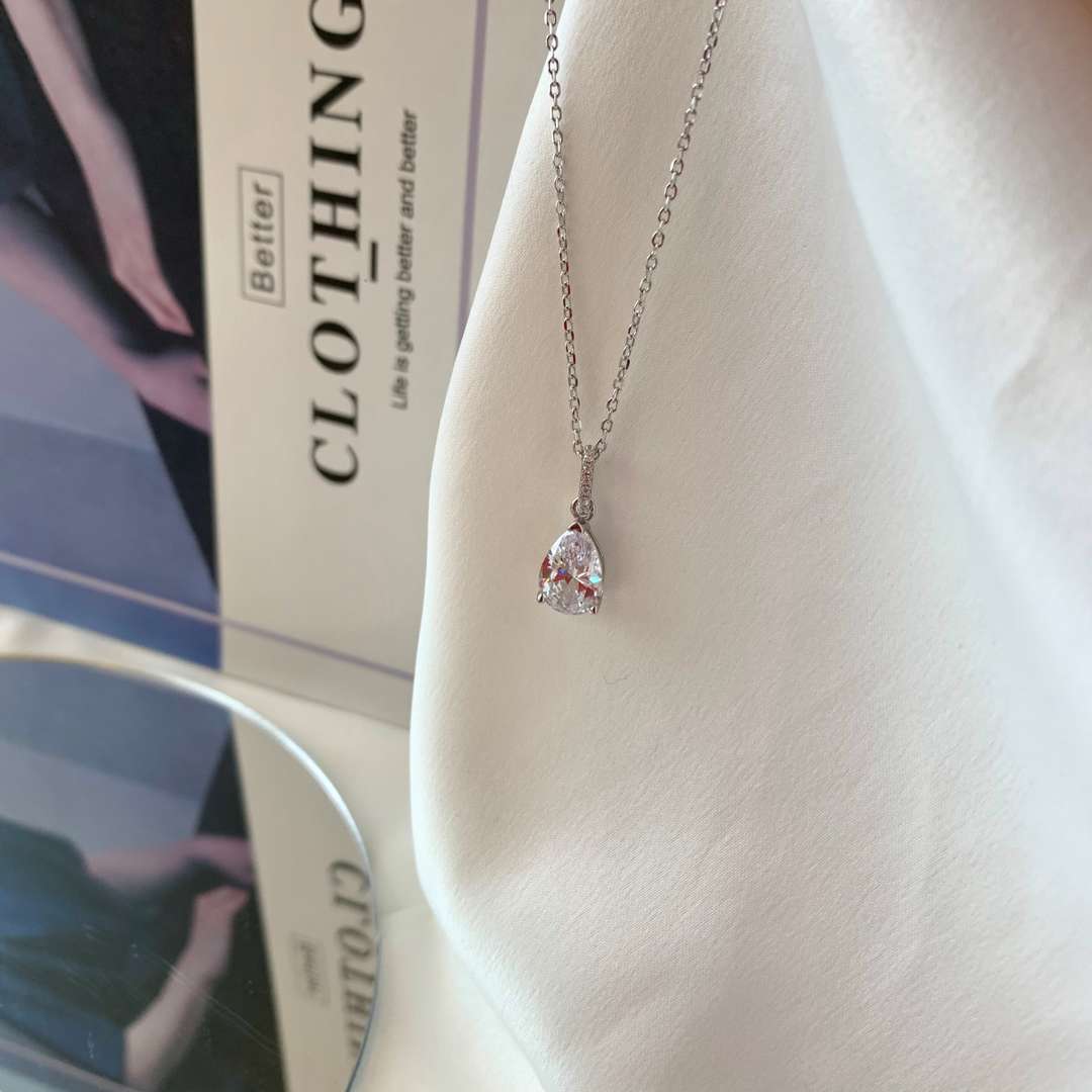 [LORA]Delicate Water Drop Shape Fashion Necklace