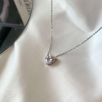 [LORA]Heart Shape Main Stone Pendant Collarbone Necklace