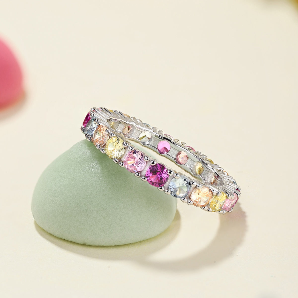 [LORA]Dazzling Lustrous Round Cut Tennis Ring