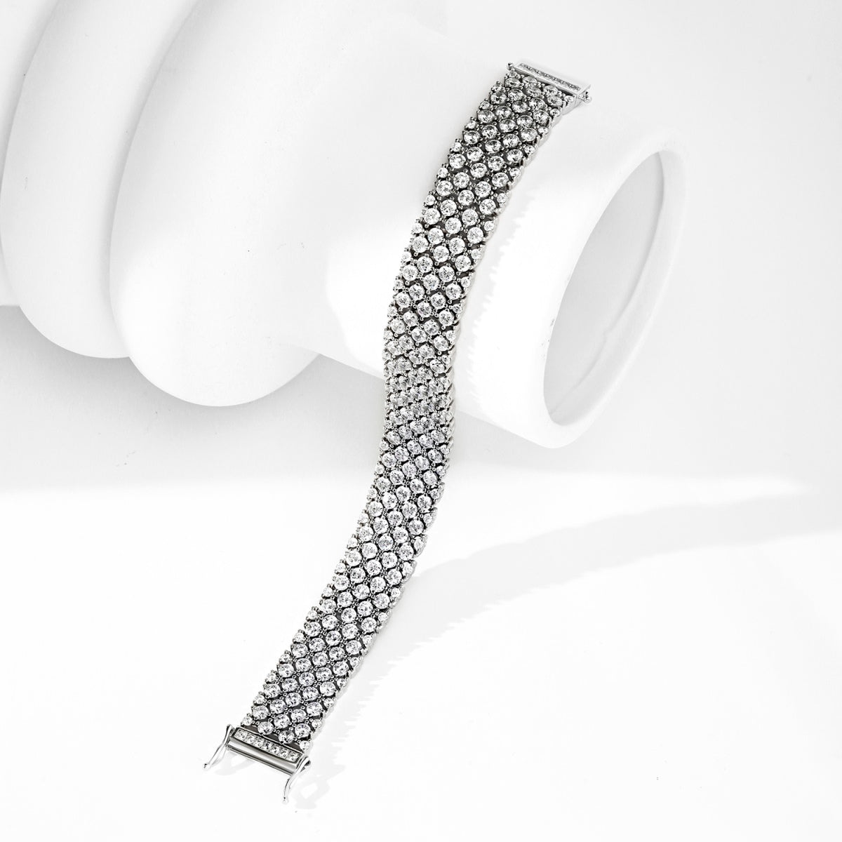 [LORA]Ornate Elegant Round Cut Party Bracelet