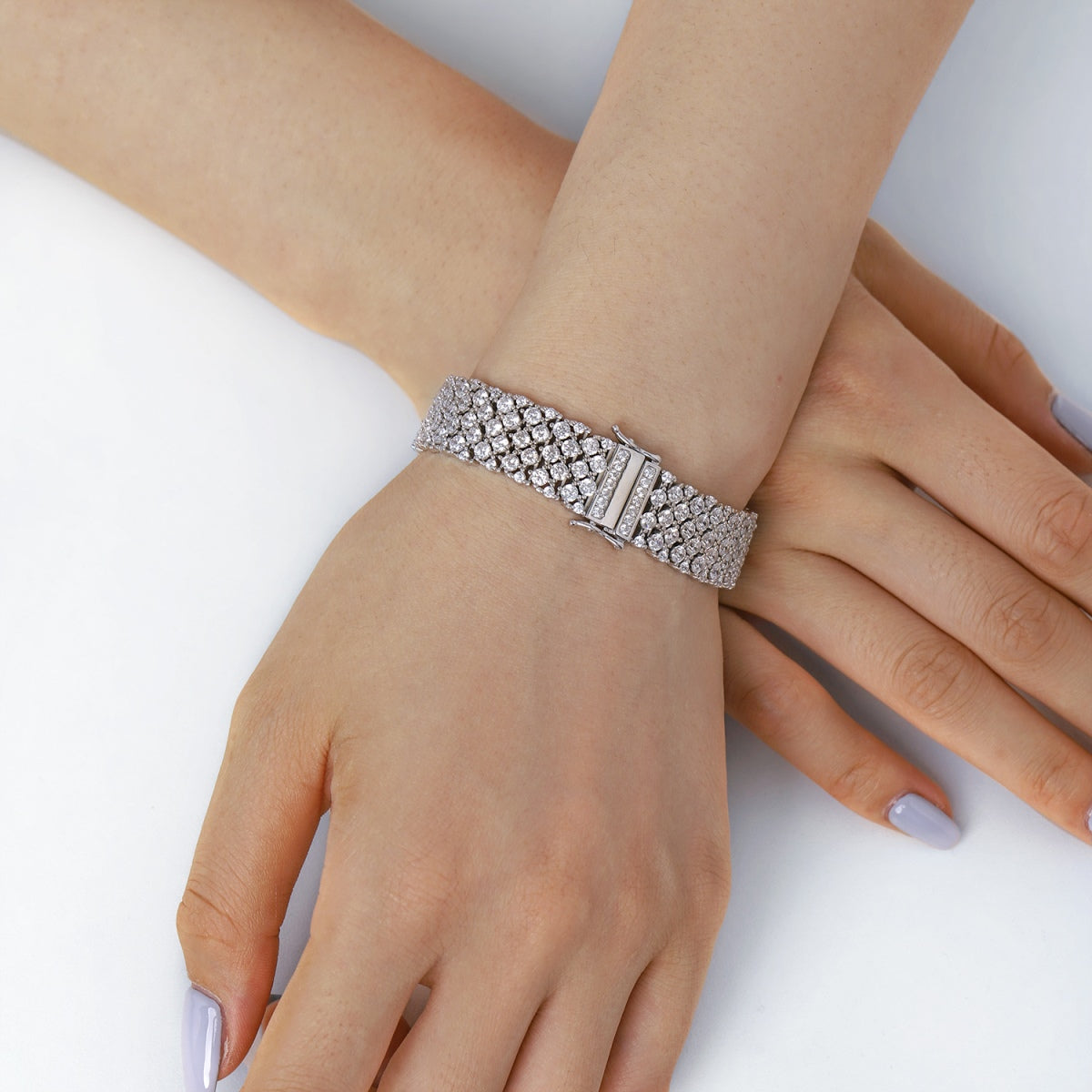 [LORA]Ornate Elegant Round Cut Party Bracelet