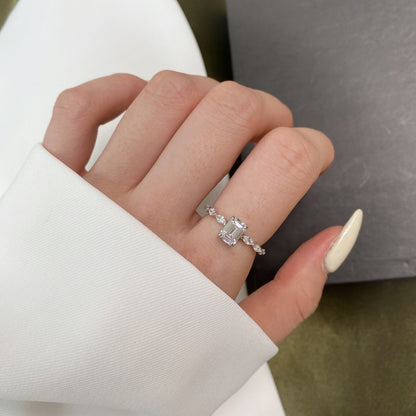 [LORA]1.0 Carat Dainty Resplendent Radiant Cut Daily Ring