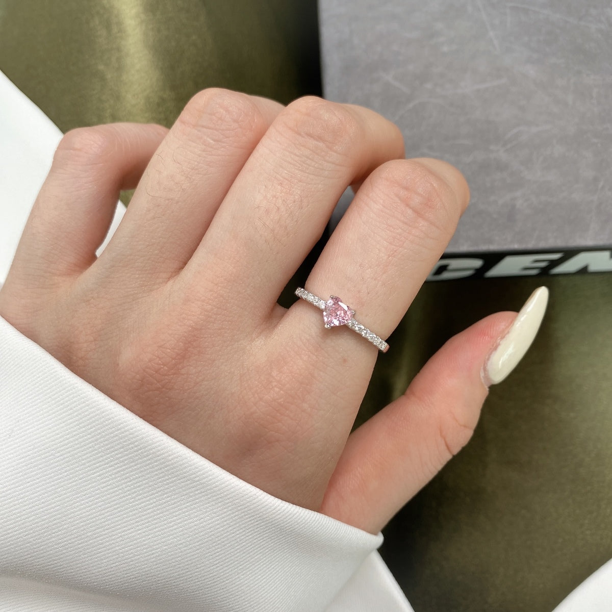 [LORA]0.5 Carat CaratEternity Charming Heart Shape Lover Ring