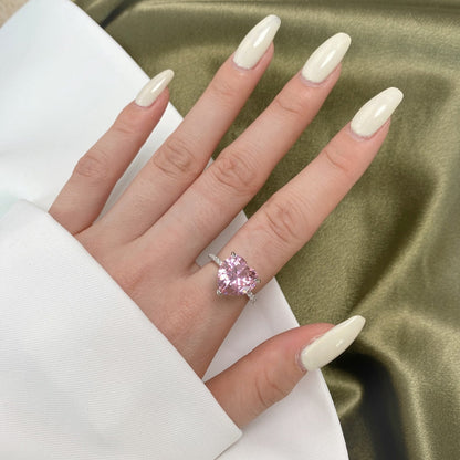 [LORA]6.0 Carat Luxurious Sparkling Romantic Heart Cut Lover Ring