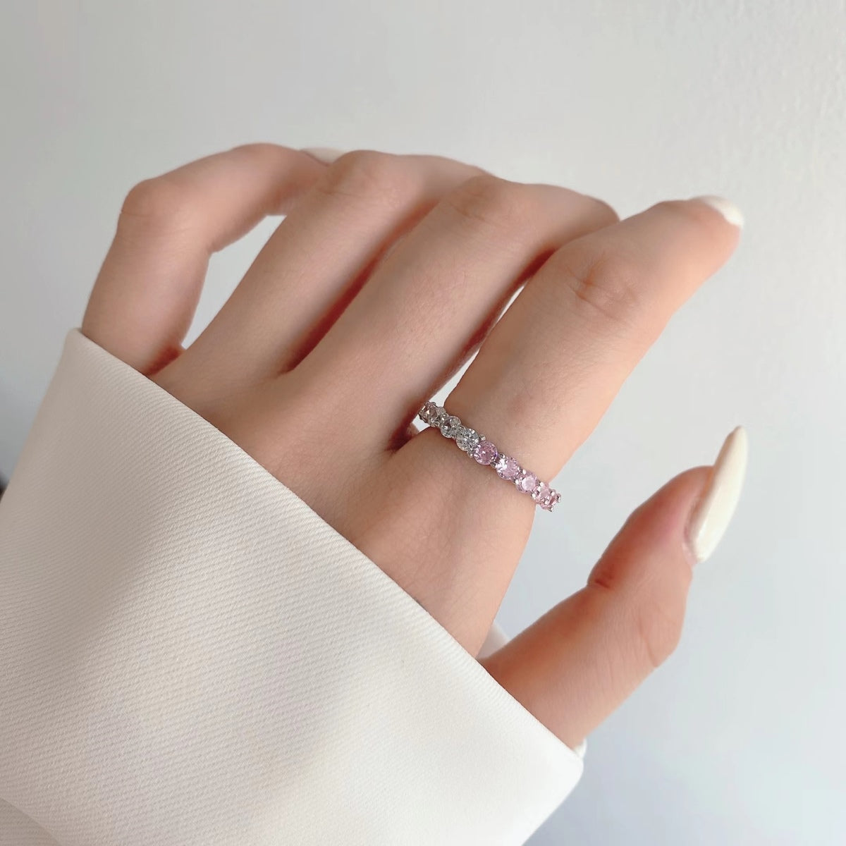 [LORA]Sparkling Round Cut Tennis Ring