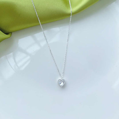[LORA]Ornate Heart Shape Necklace