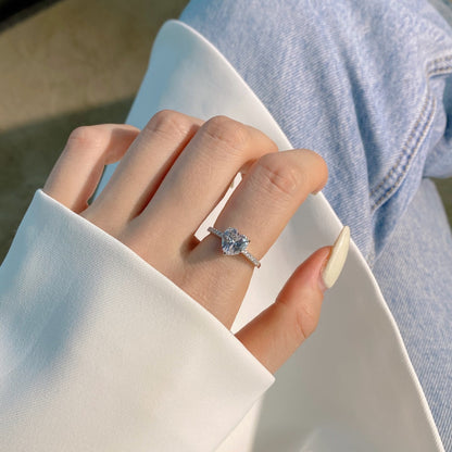 [LORA]2.0 Carat Dazzling Lustrous Heart Cut Lover Ring