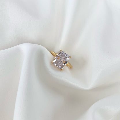 [LORA]4.0 Carat Ornate Enchanting Radiand Cut Banquet Ring