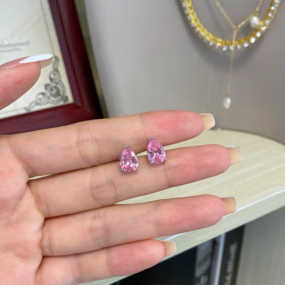 [LORA]Ornate Water Drop Shape Earrings