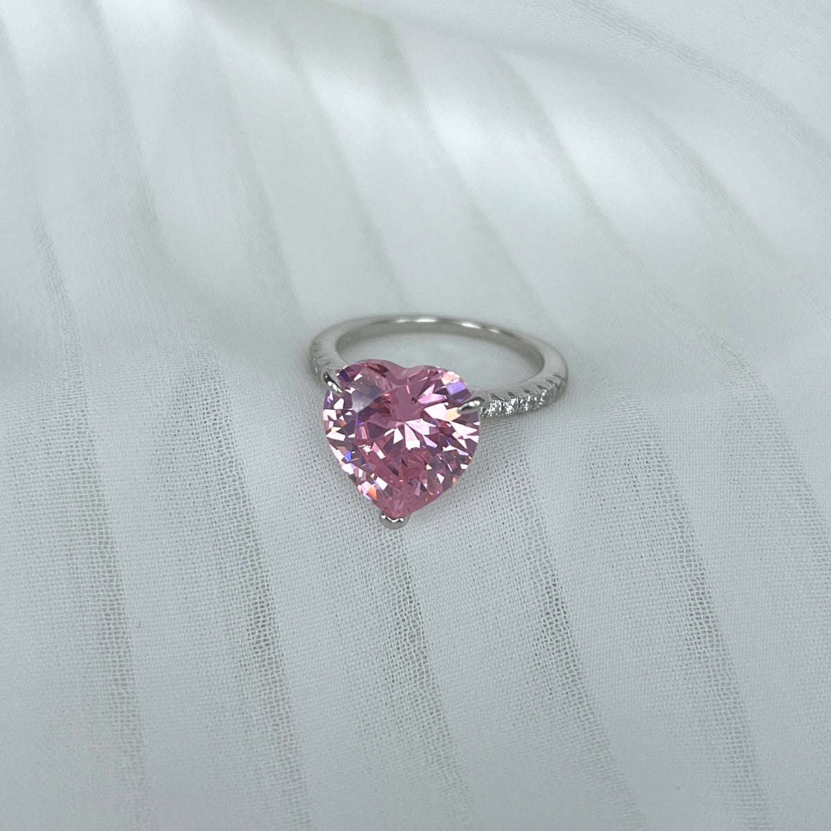 [LORA]6.0 Carat Luxurious Sparkling Romantic Heart Cut Lover Ring