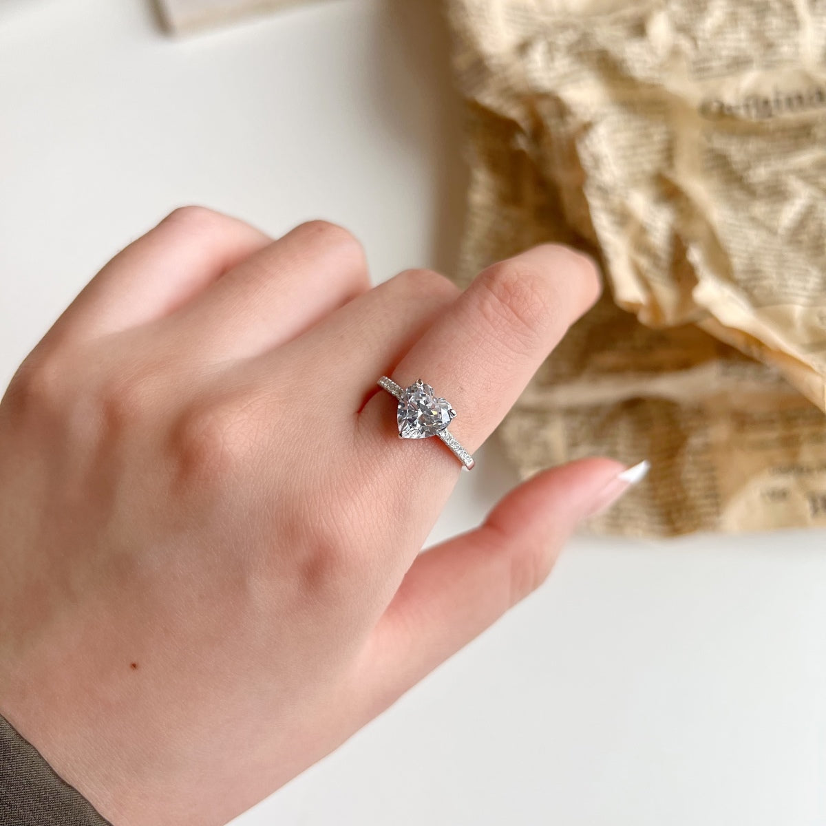 [LORA]2.0 Carat Dazzling Lustrous Heart Cut Lover Ring