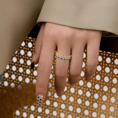 [LORA]Delicate Enchanting Wave Shape Daily Ring