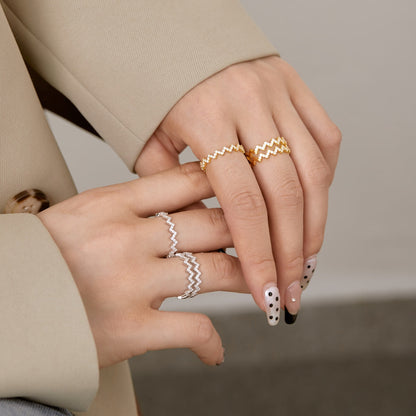 [LORA]Delicate Enchanting Wave Shape Daily Ring