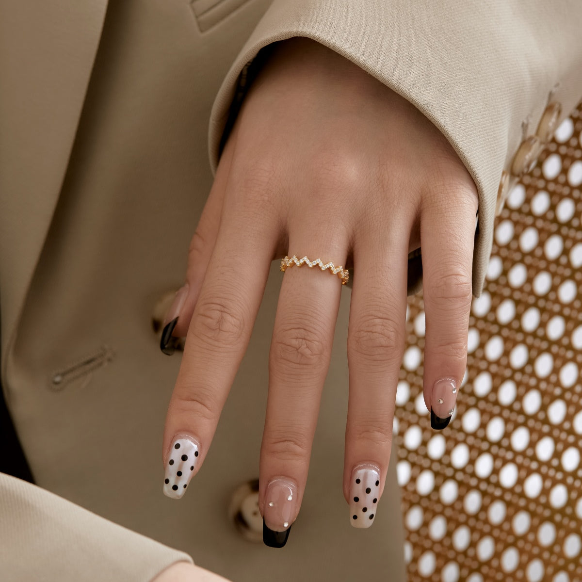 [LORA]Delicate Enchanting Wave Shape Daily Ring
