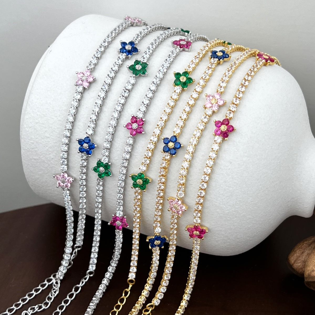 [LORA]Sparkling Flower Shape Tennis Bracelet