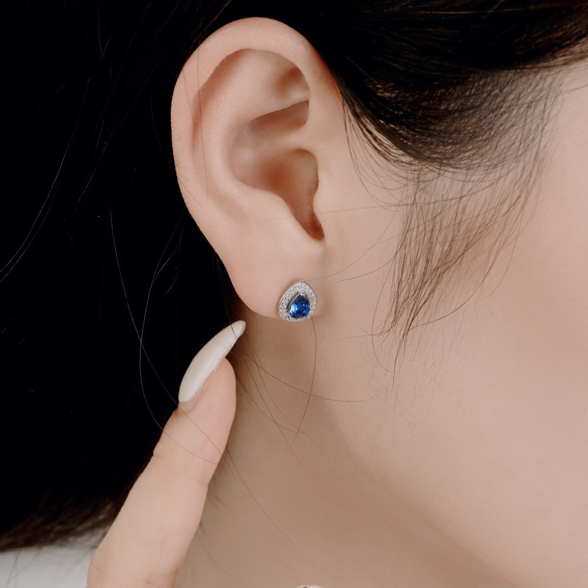 [LORA]Luxurious Water Drop Shape Earrings