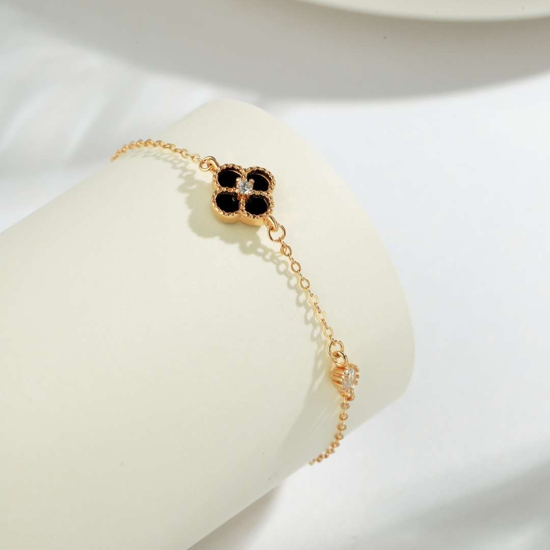 [LORA]Delicate Four Leaf Clover Bracelet