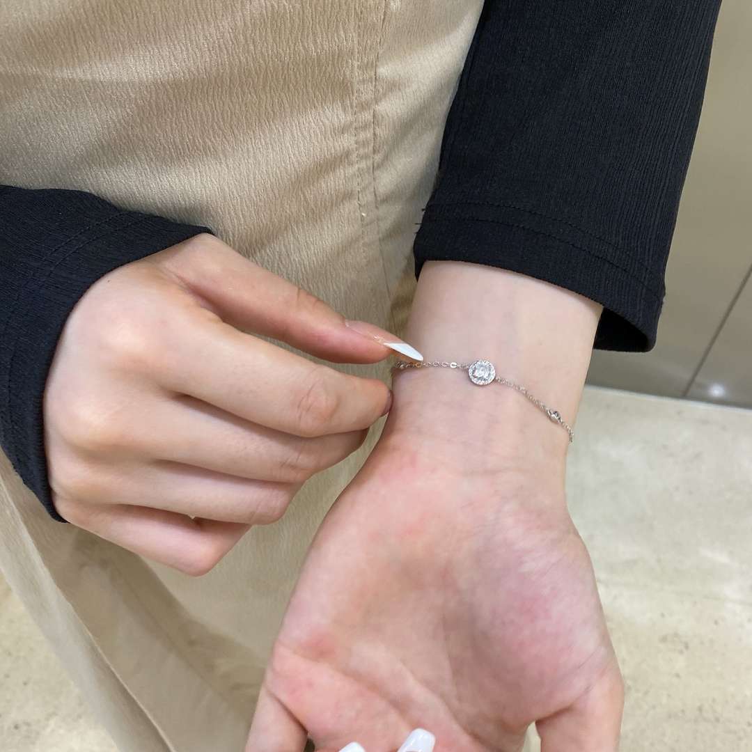 [LORA]Dazzling Round Cut Shape Bracelet
