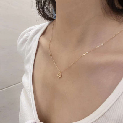 [LORA]Delicate Flower Shape Necklace