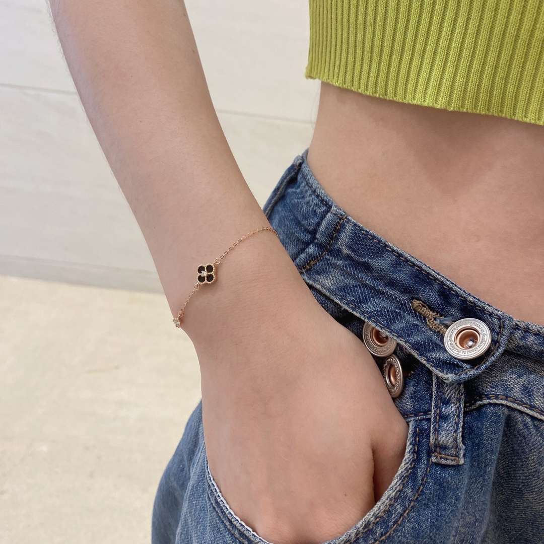 [LORA]Delicate Four Leaf Clover Bracelet
